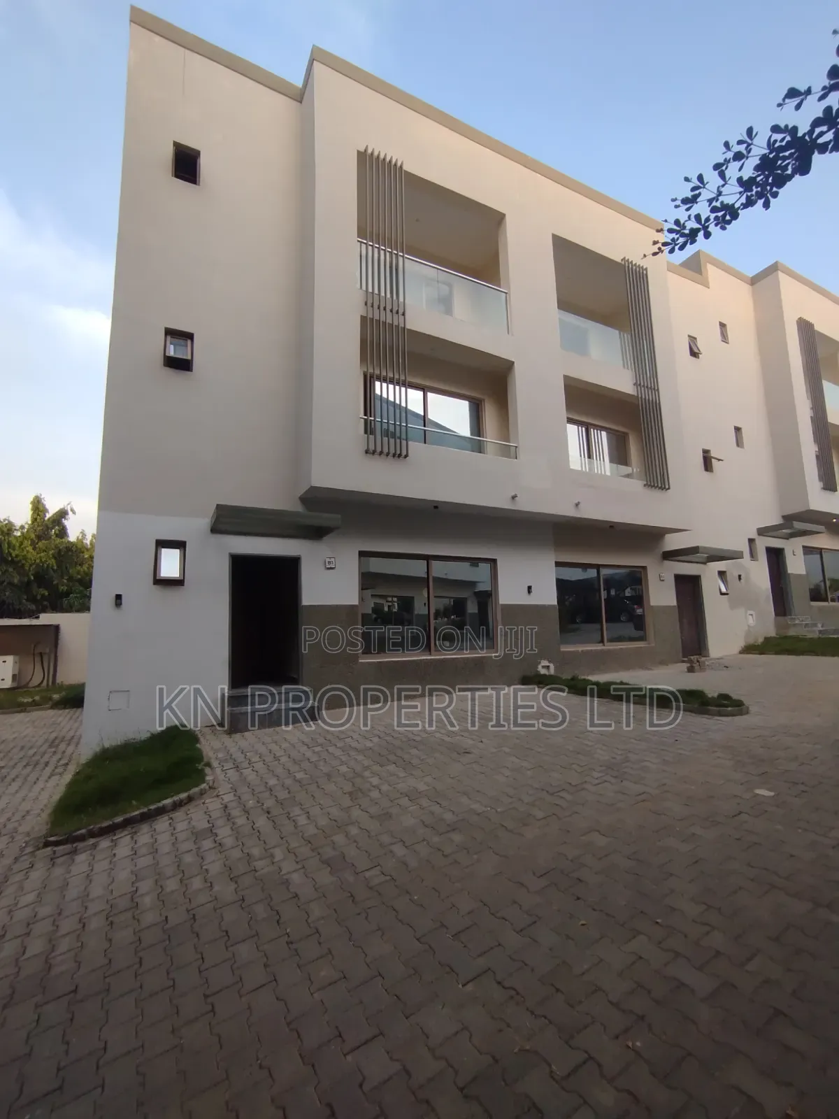 4bdrm Duplex in Corner Piece Maitama for sale in Maitama