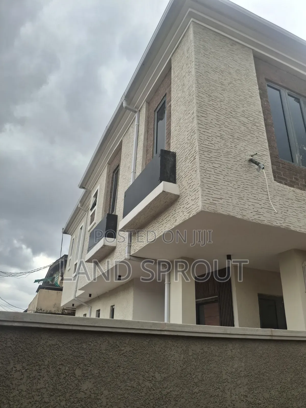 Furnished 4bdrm Apartment in Oke-Ira / Ogba for sale in Oke-Ira / Ogba