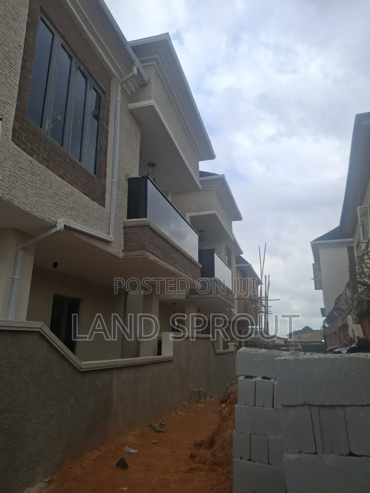 Furnished 4bdrm Apartment in Oke-Ira / Ogba for sale in Oke-Ira / Ogba