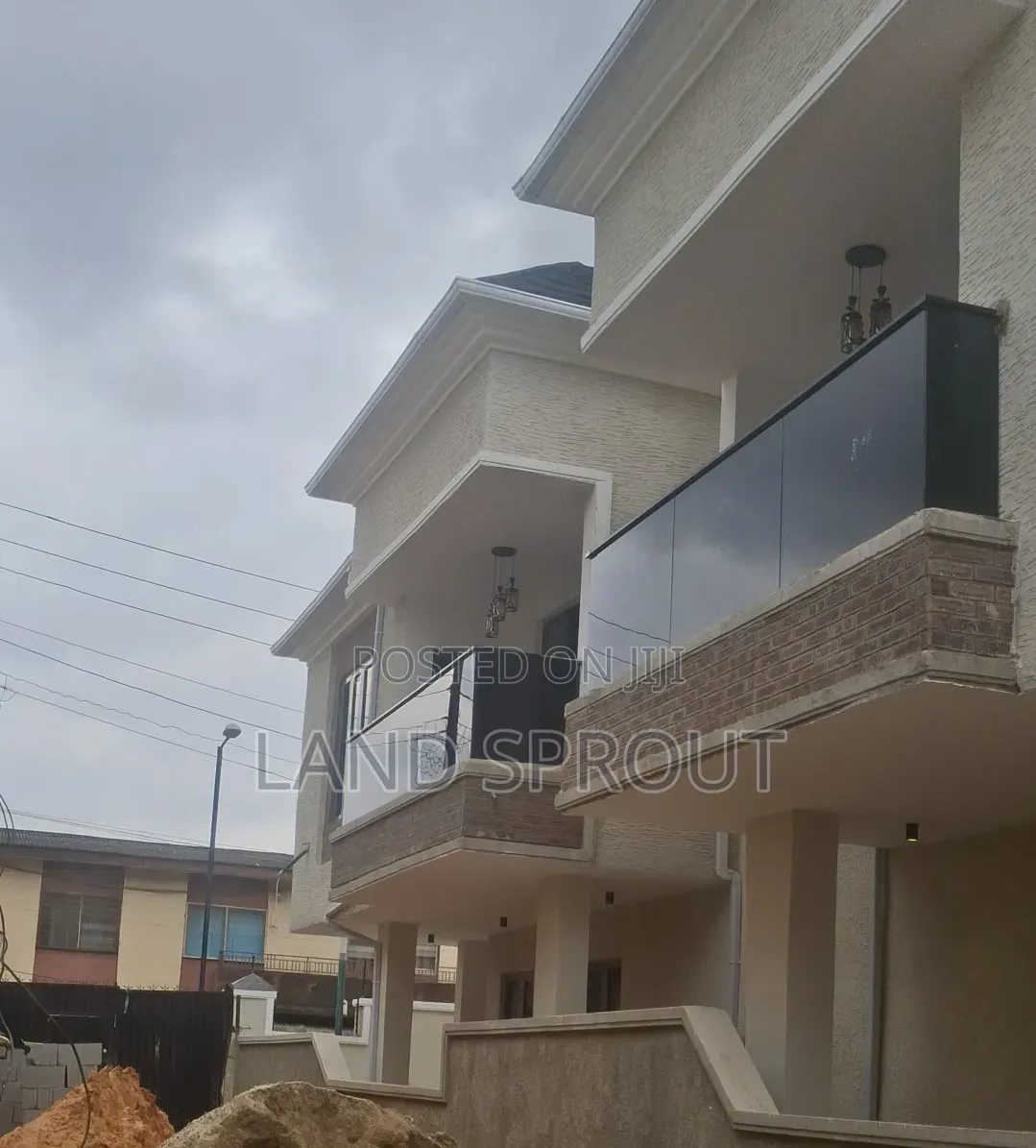 Furnished 4bdrm Apartment in Oke-Ira / Ogba for sale in Oke-Ira / Ogba