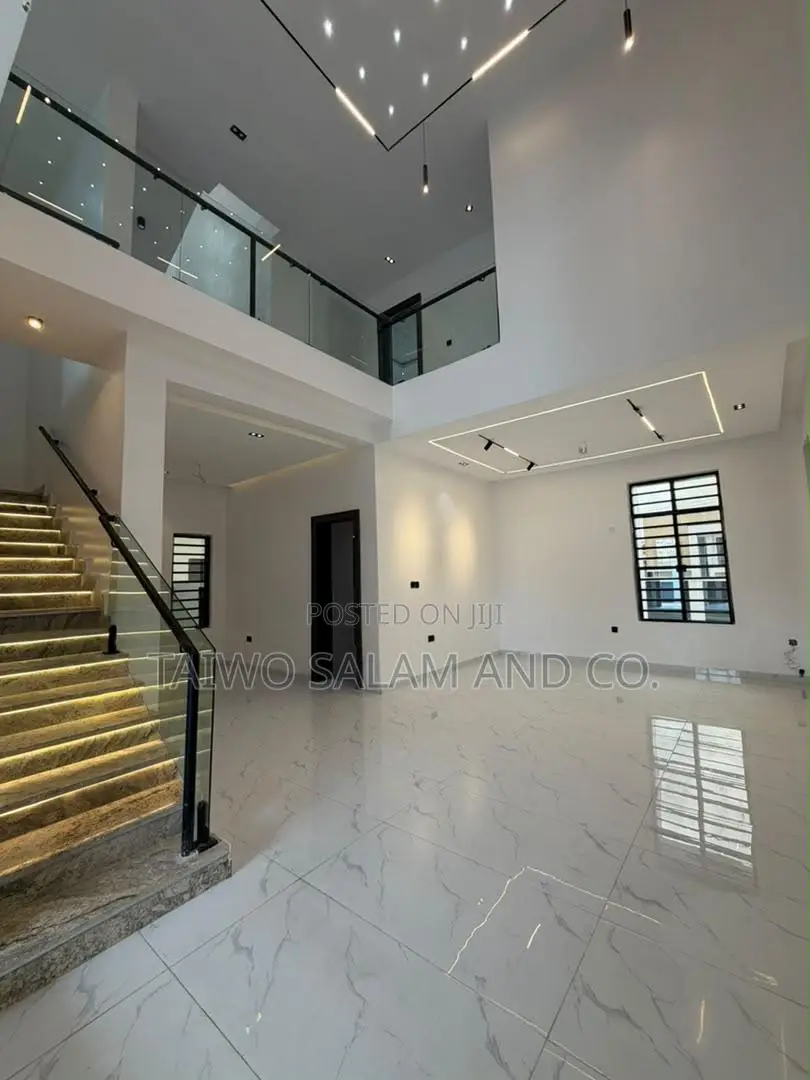 5bdrm Duplex in Akobo for sale in Akobo