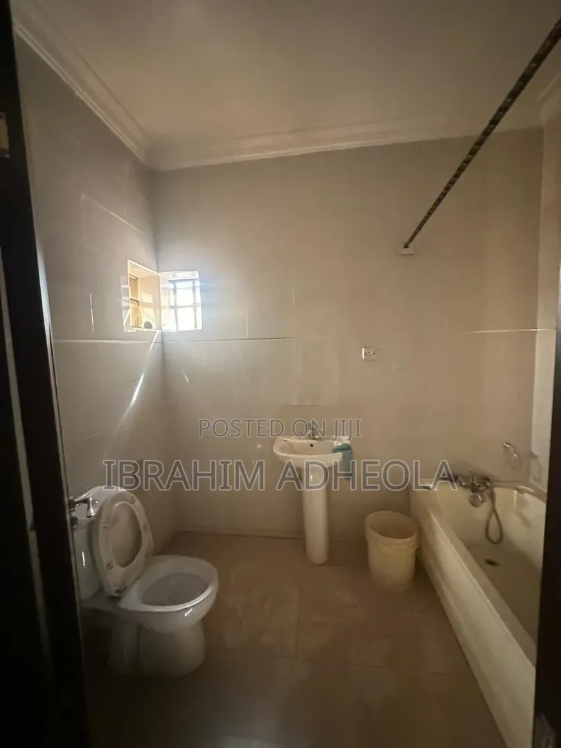 4bdrm Duplex in Magodo Gra Phase 1 for rent in GRA Phase 1