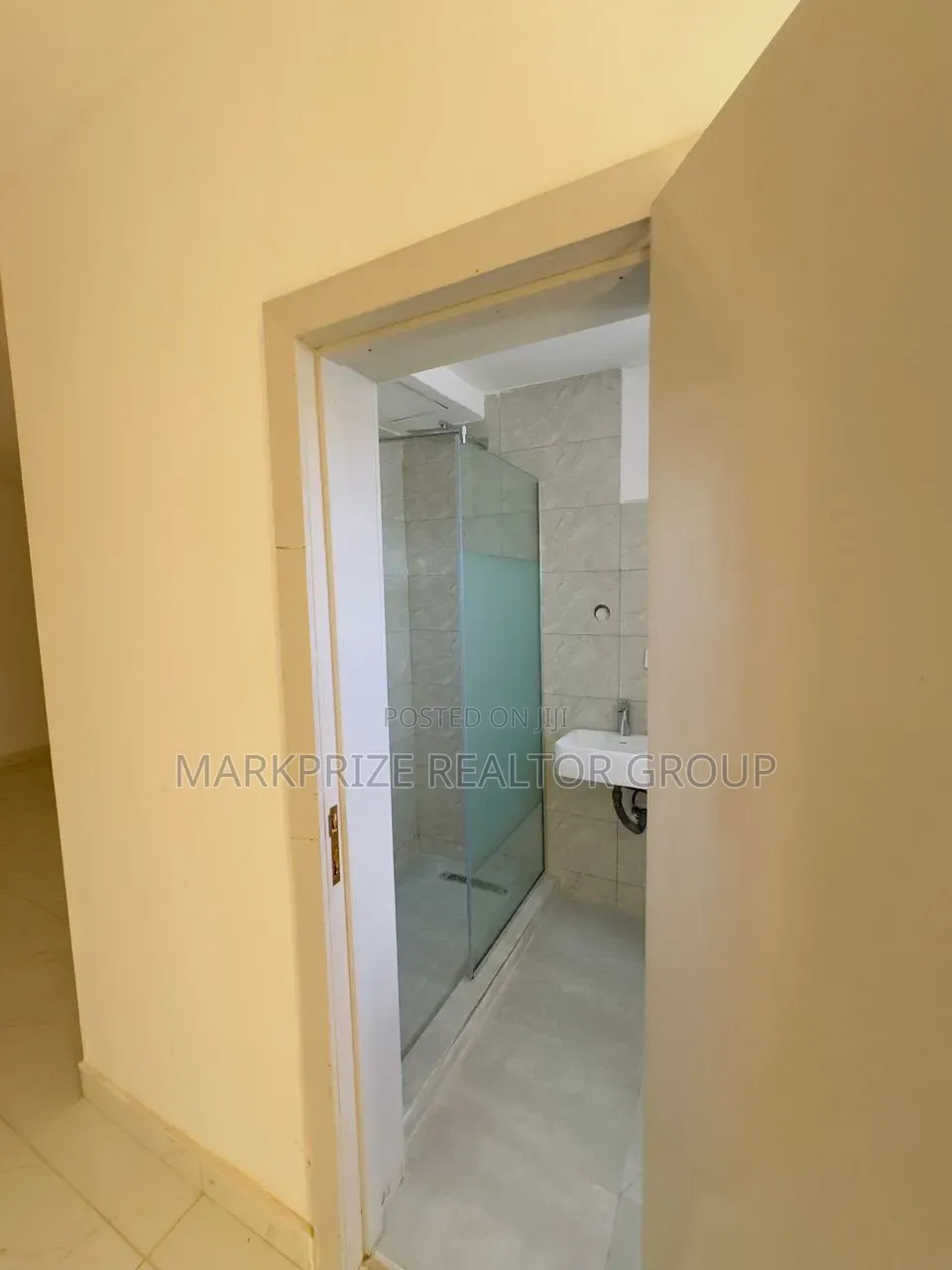 2bdrm Maisonette in Off Freedom Road for sale in Lekki Phase 1