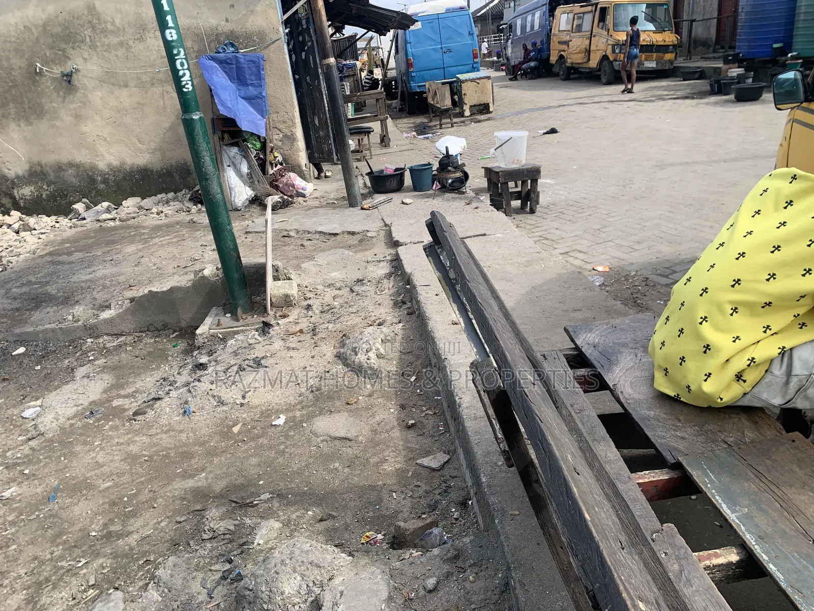 A Demolished Quarter Plot of Land Measuring 150sqm in Iganmu