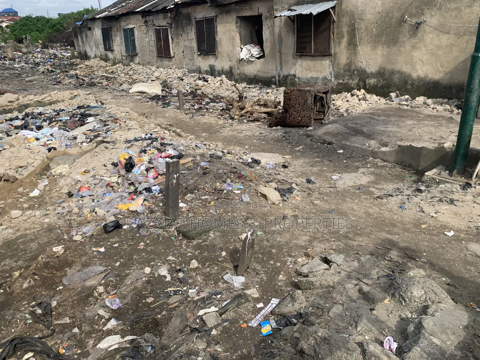 A Demolished Quarter Plot of Land Measuring 150sqm in Iganmu