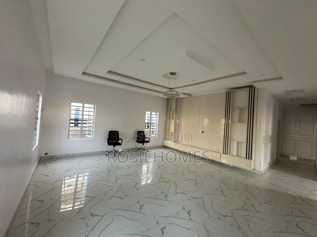 3bdrm Apartment in Ikoyi, 2nd Avenue Extension for rent in 2nd Avenue Extension