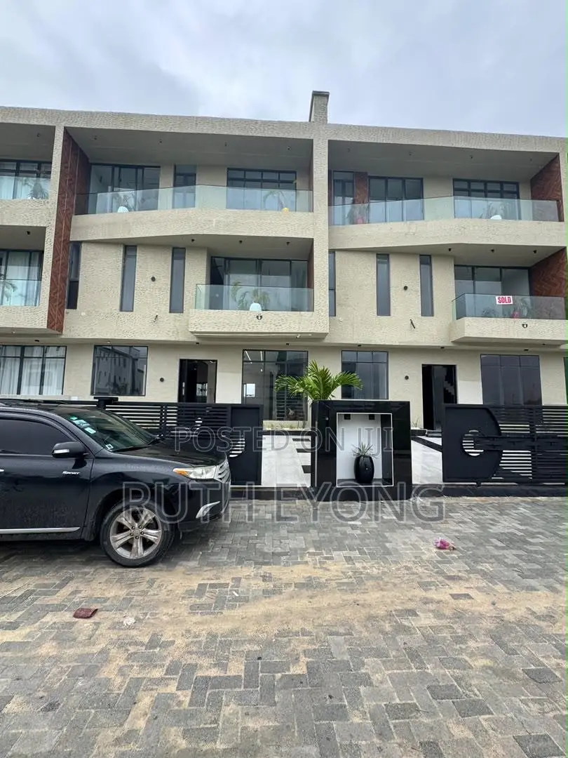 5bdrm Townhouse/Terrace in Lekki Phase 1 for sale in Lekki Phase 1