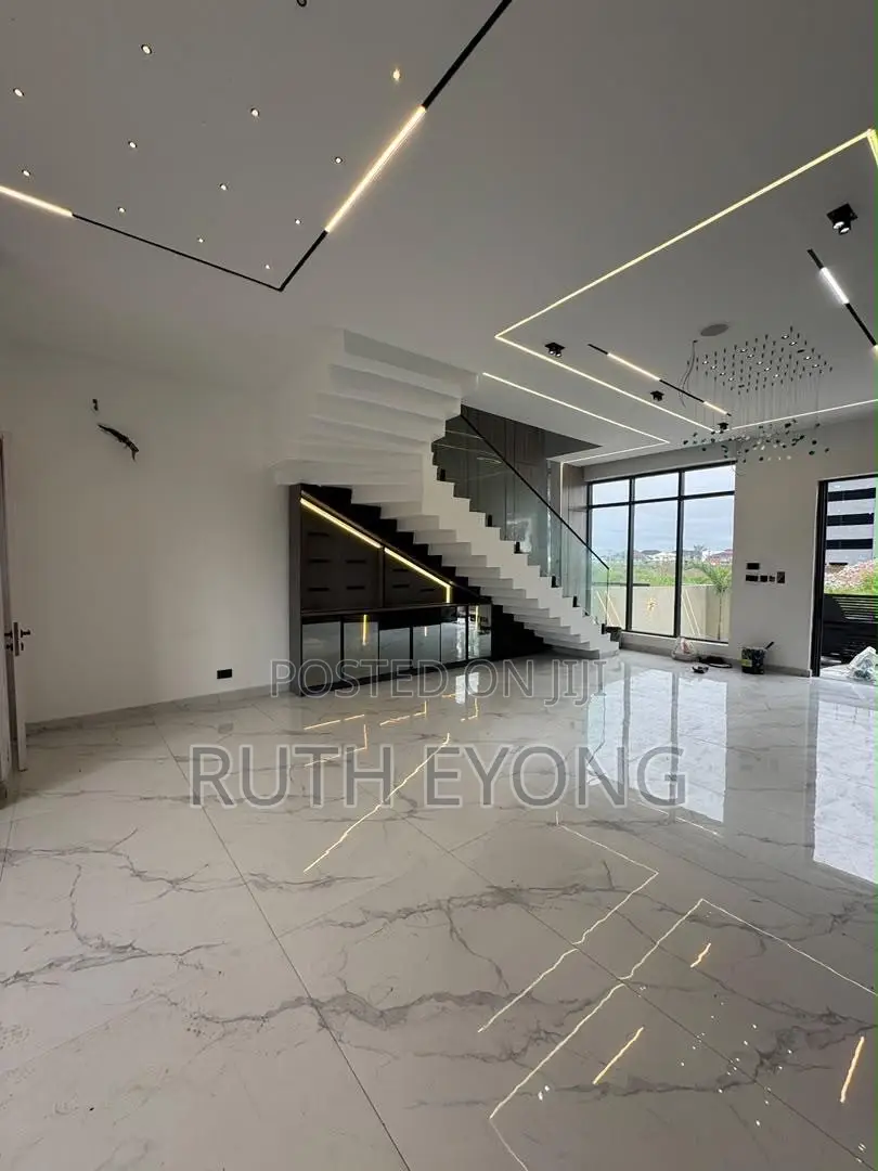 5bdrm Townhouse/Terrace in Lekki Phase 1 for sale in Lekki Phase 1