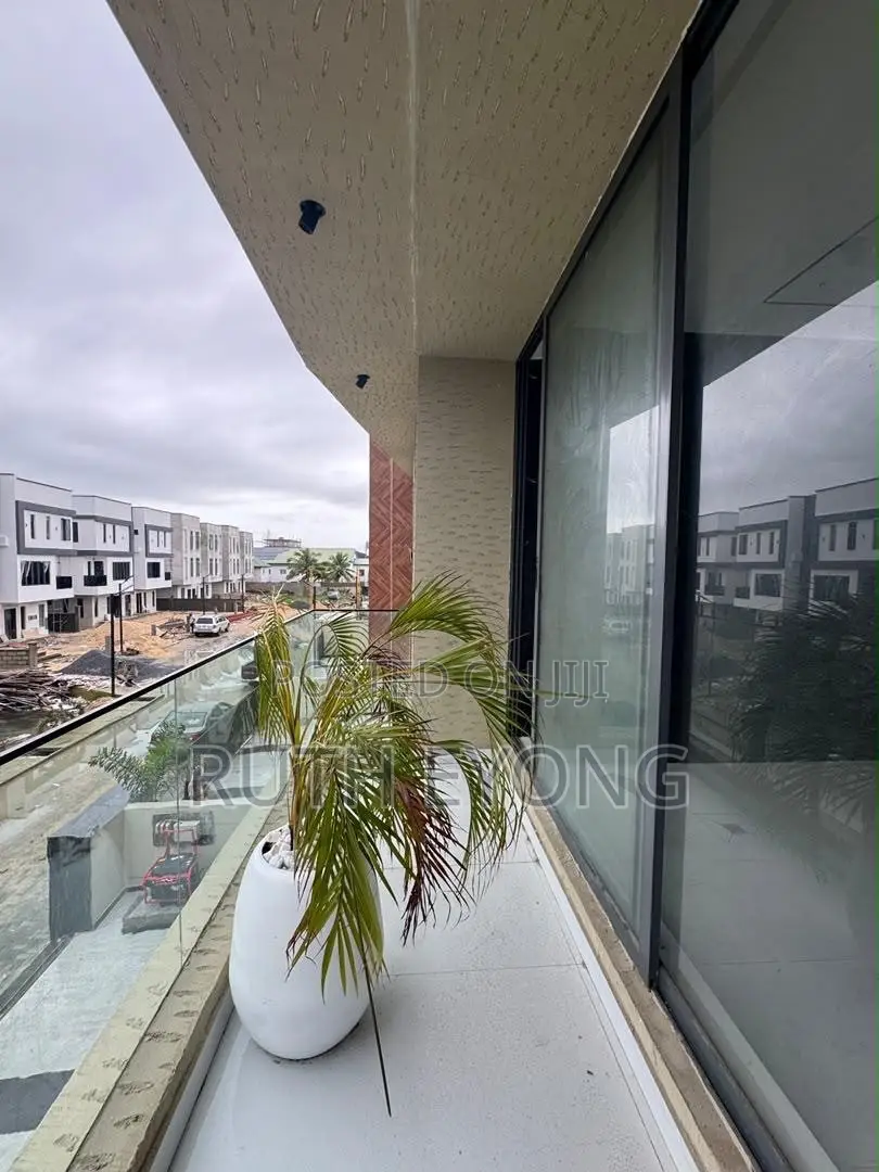 5bdrm Townhouse/Terrace in Lekki Phase 1 for sale in Lekki Phase 1