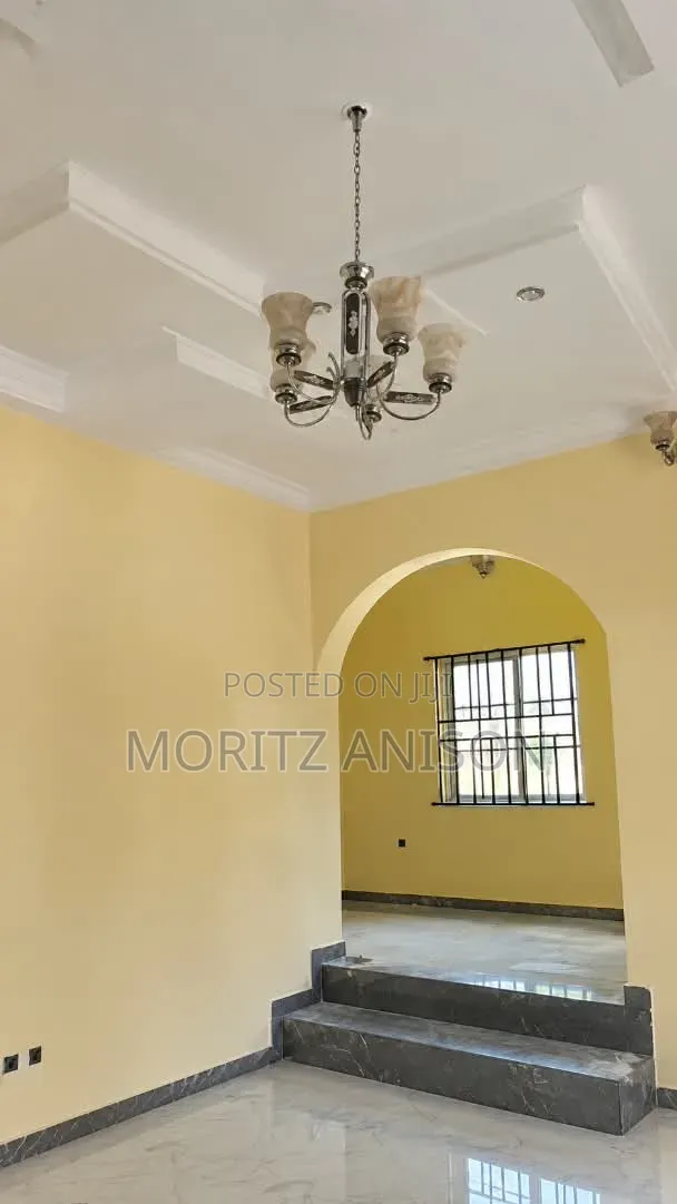 4bdrm Bungalow in Trans-Ekulu,Phase 6, Enugu for rent in Enugu