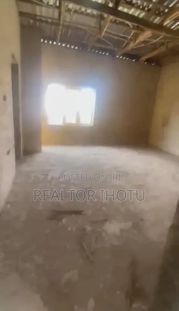 4bdrm Duplex in Paradise Estate for sale in Life Camp
