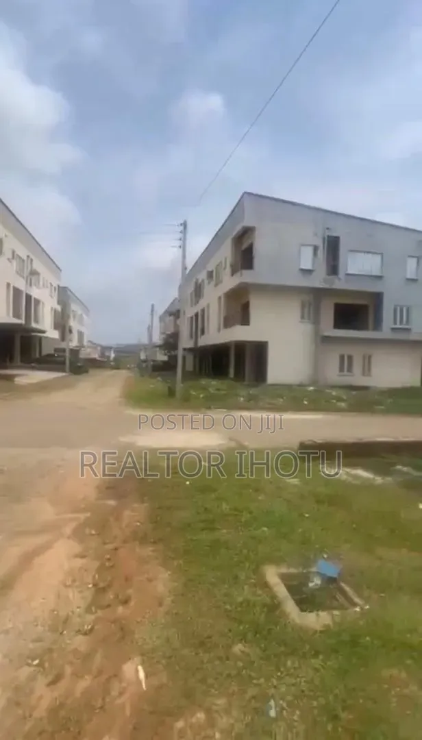 4bdrm Duplex in Paradise Estate for sale in Life Camp