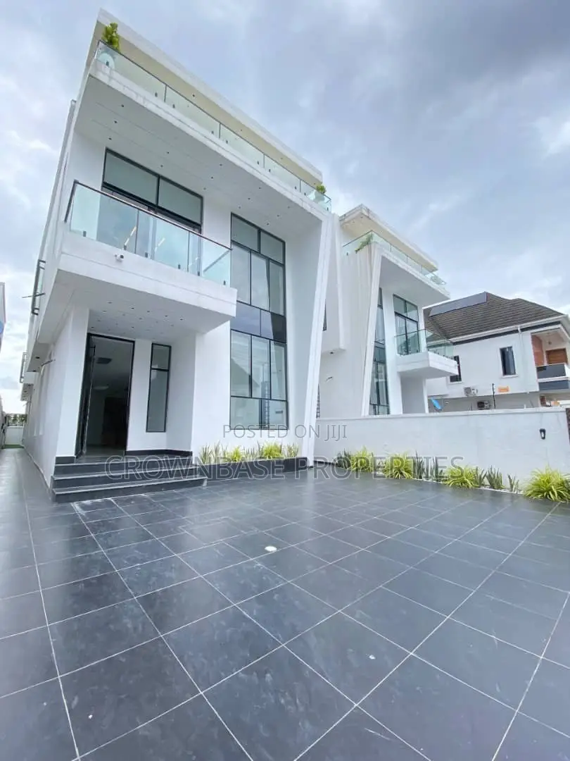 5bdrm Duplex in Sangotedo for sale in Sangotedo