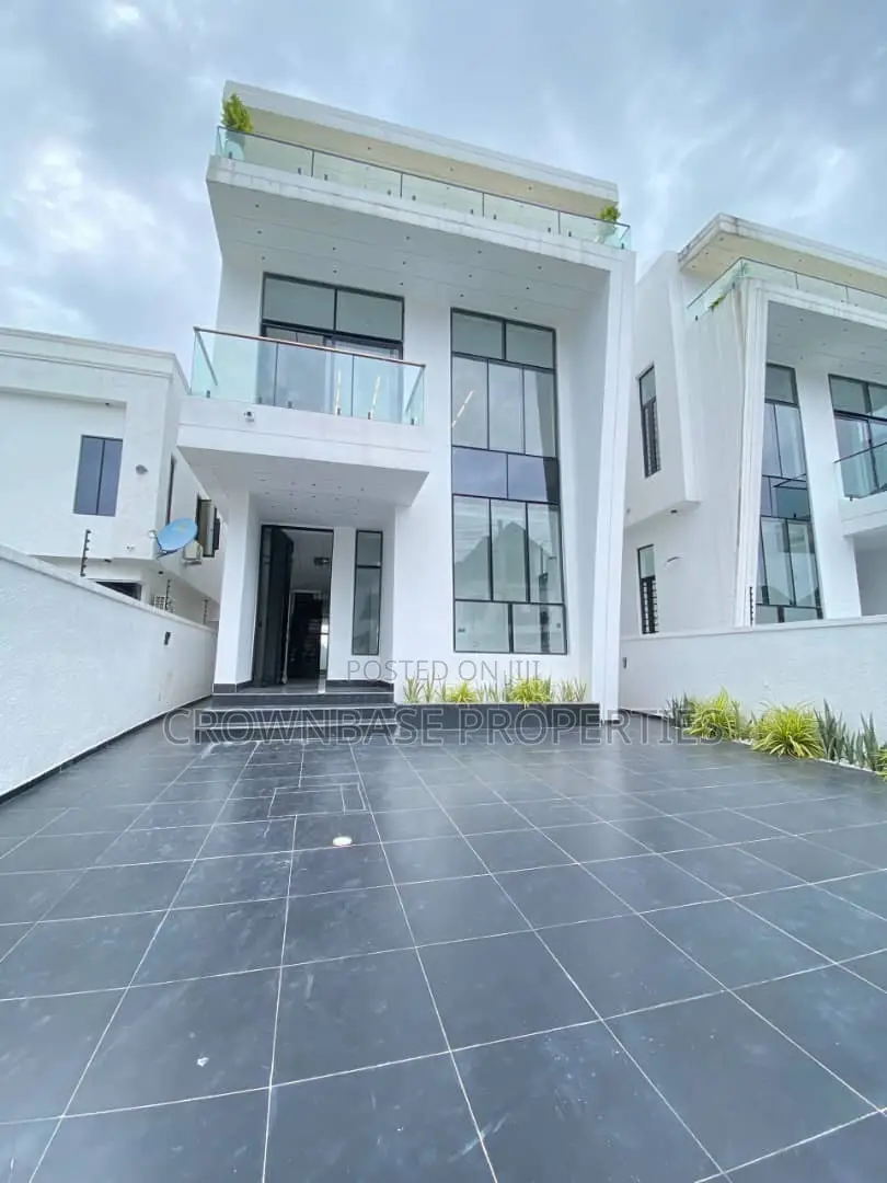 5bdrm Duplex in Sangotedo for sale in Sangotedo