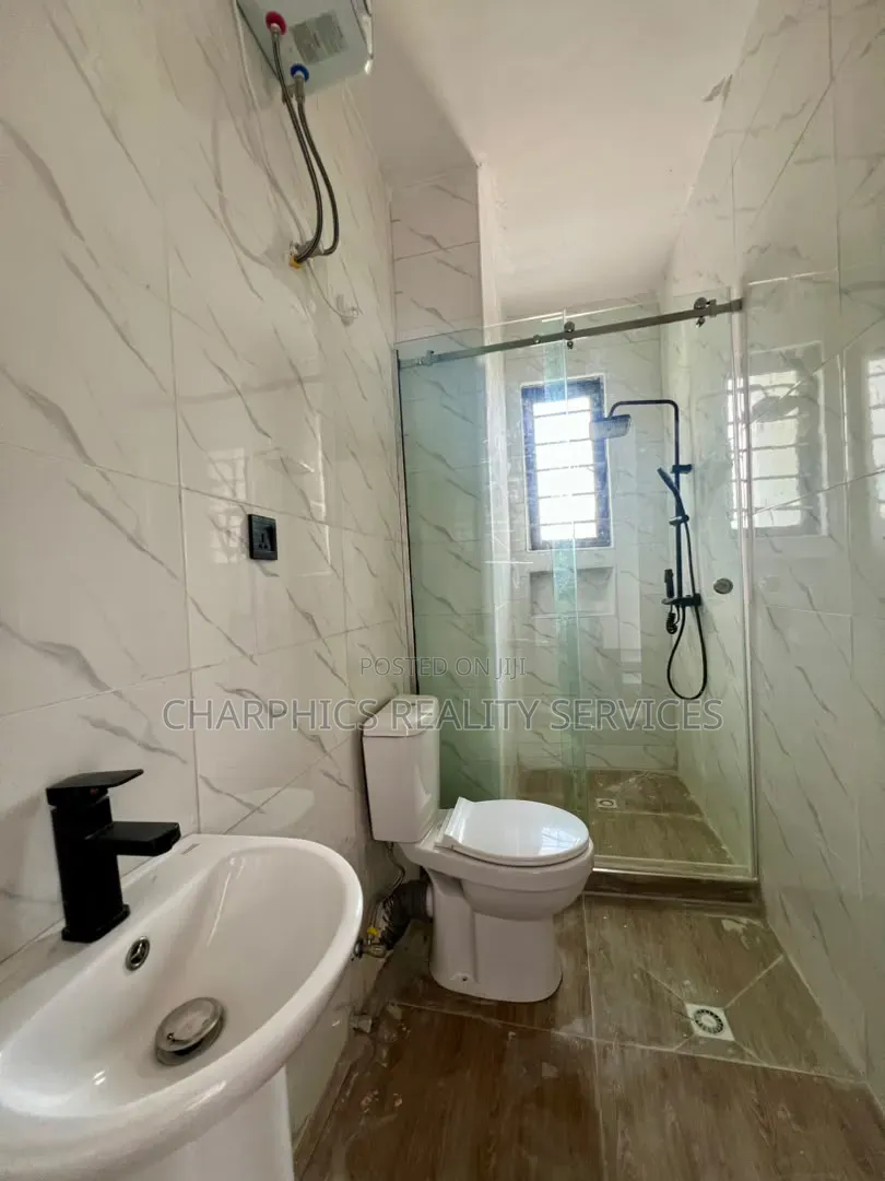 Mini Flat in Idado for sale in Idado