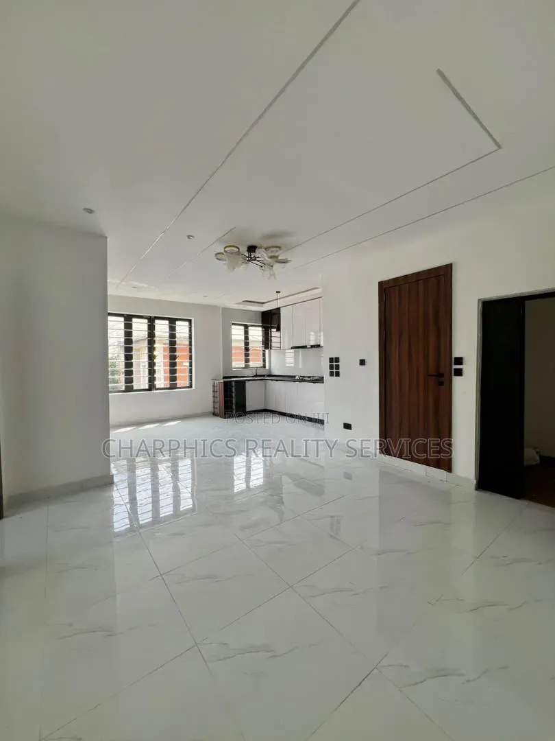 Mini Flat in Idado for sale in Idado