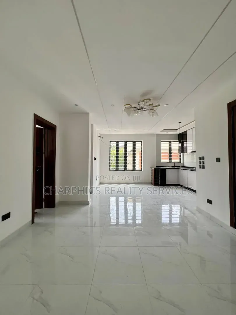 Mini Flat in Idado for sale in Idado