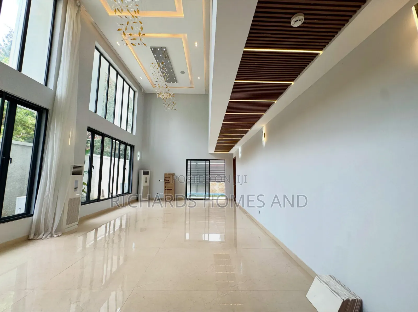 5bdrm Duplex in Banana Island for sale in Banana Island