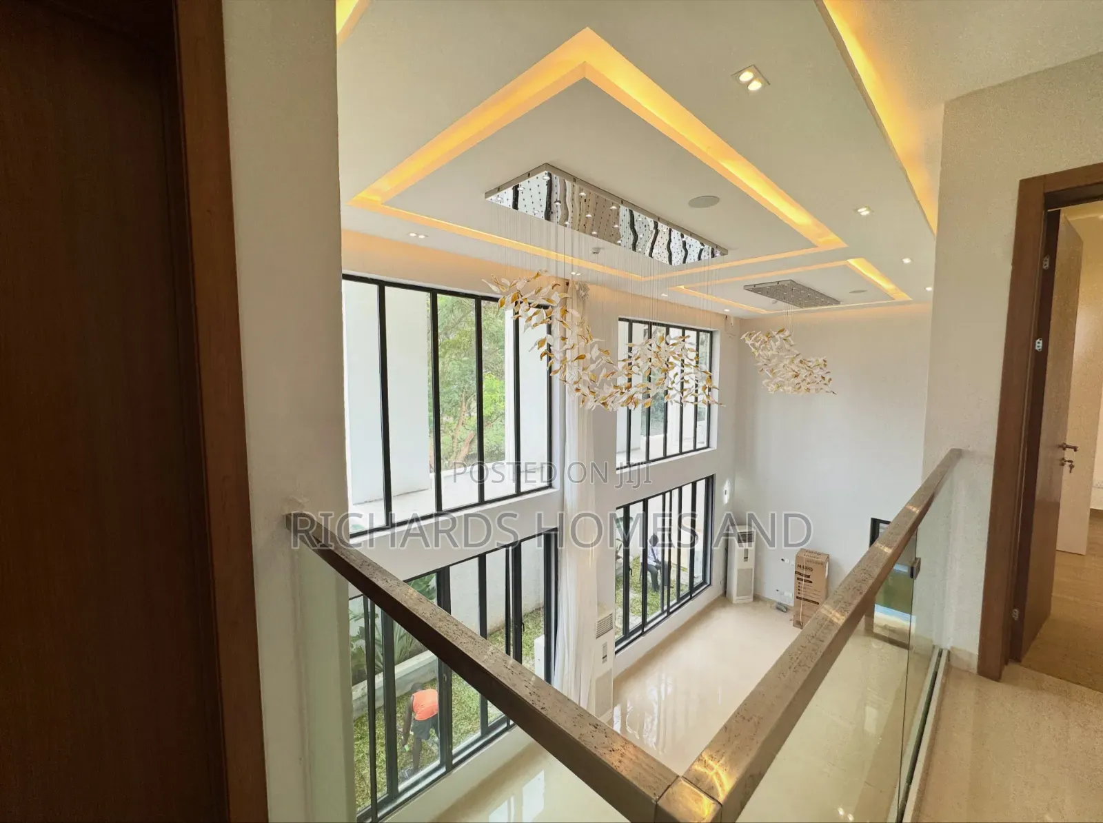 5bdrm Duplex in Banana Island for sale in Banana Island