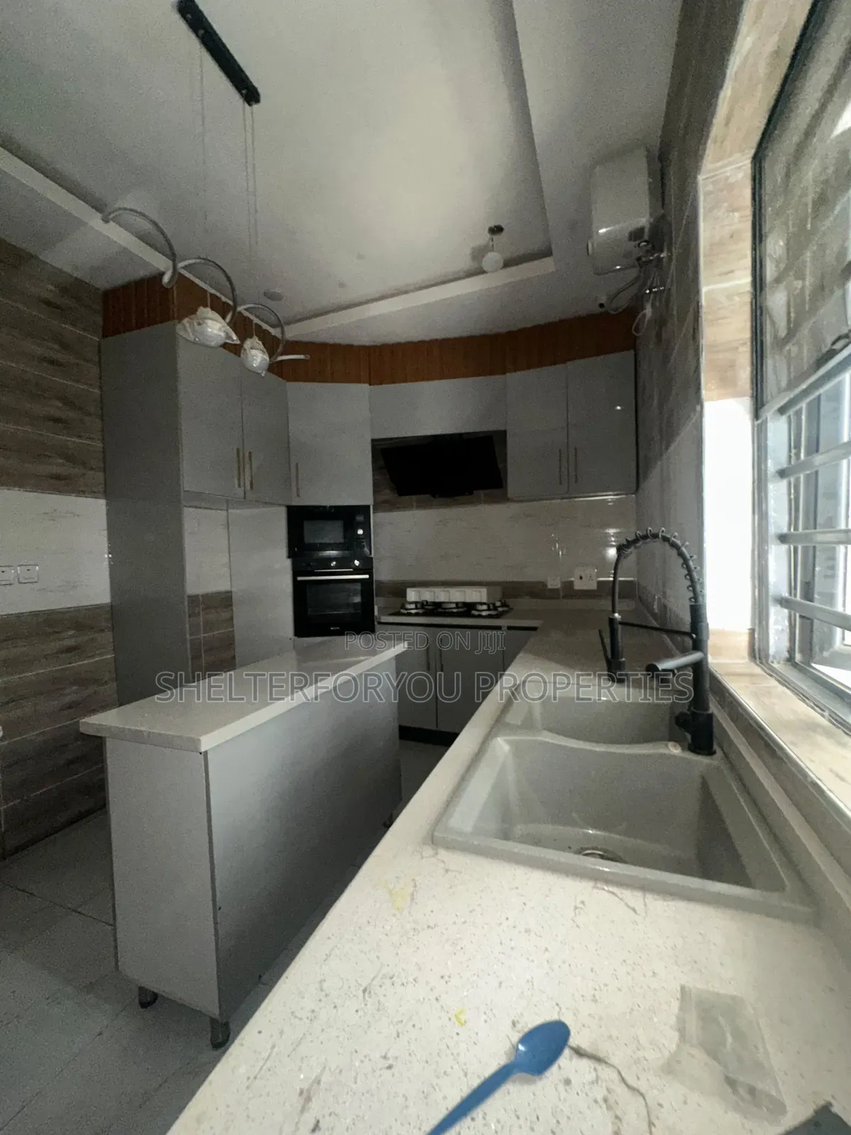 5bdrm Duplex in Ikate for sale in Ikate