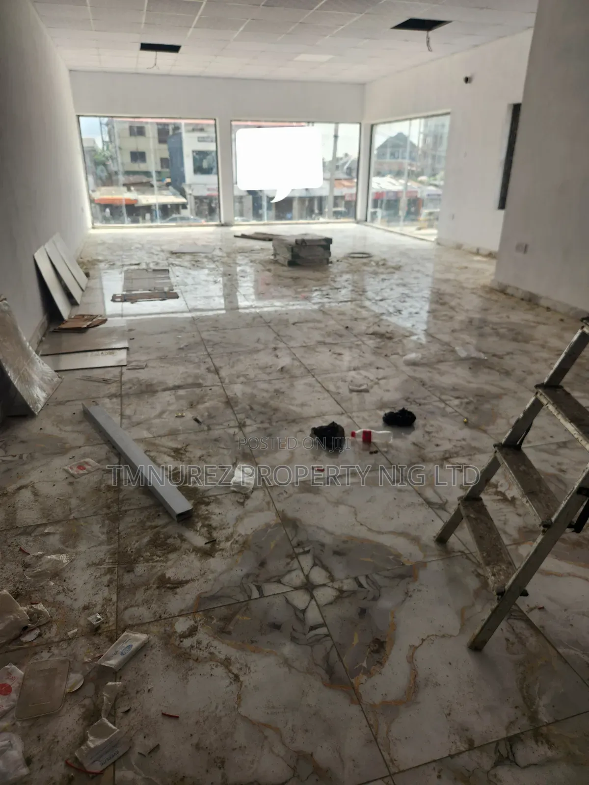 Showroom for Rent Ata Ajah Ado in Badore