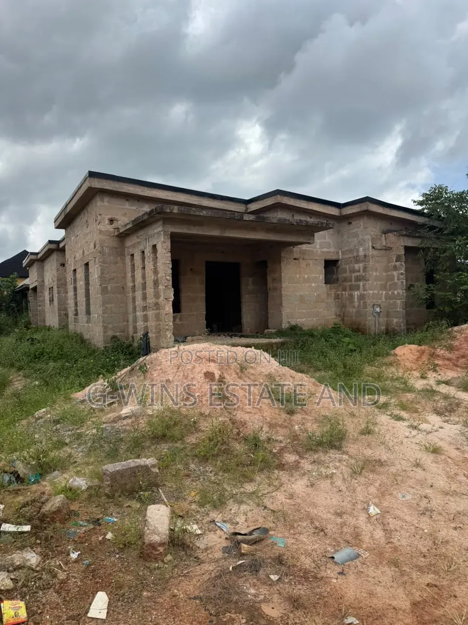 3bdrm Block of Flats in Okhuoromi Off, Benin City for sale in Benin City