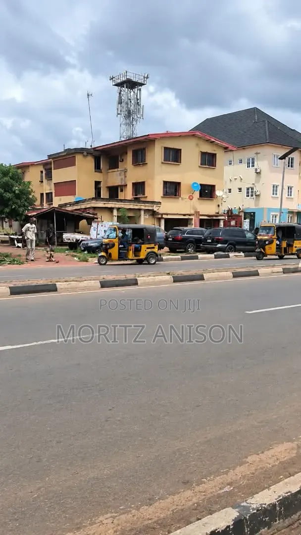 3bdrm Block of Flats in Agbani Road,Enugu. for sale in Enugu