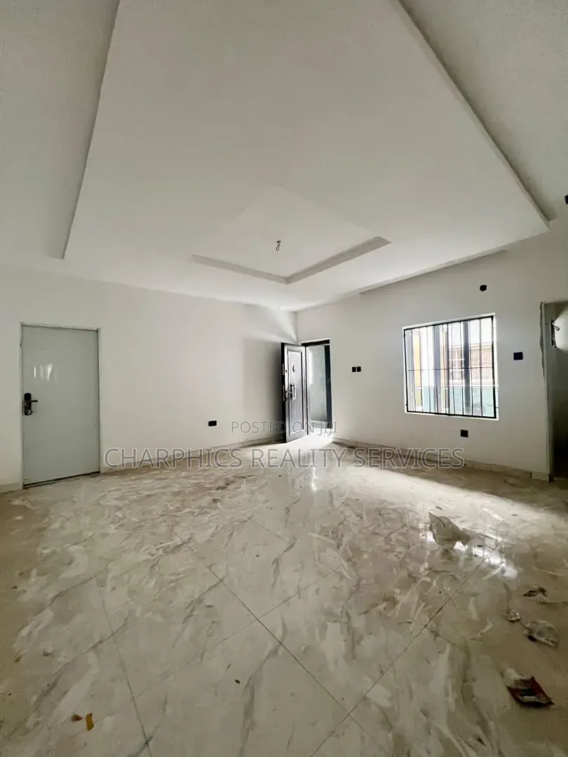 2bdrm Apartment in Off Lekki-Epe Expressway for sale in Off Lekki-Epe Expressway