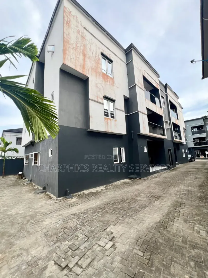2bdrm Apartment in Off Lekki-Epe Expressway for sale in Off Lekki-Epe Expressway