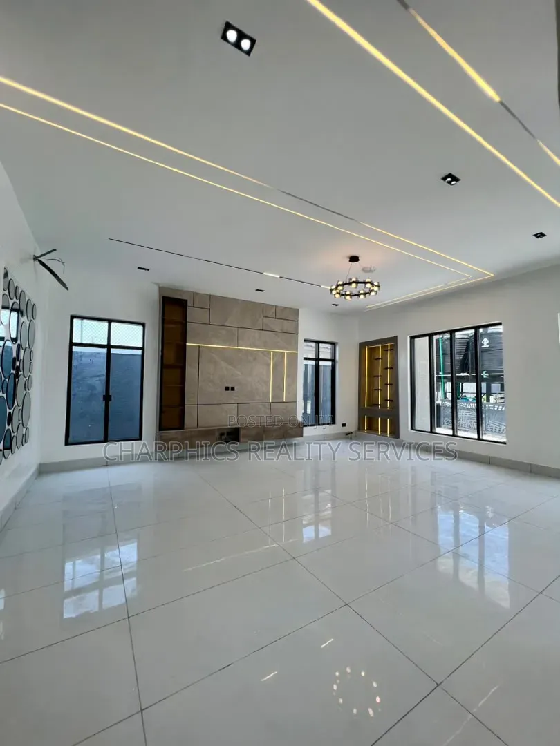 5bdrm Duplex in VGC / Ajah for sale in VGC / Ajah