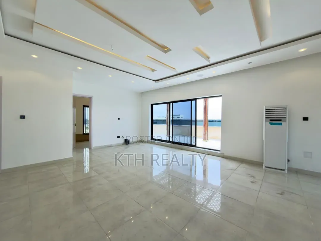 6bdrm Duplex in Lekki Phase 1 for sale in Lekki Phase 1