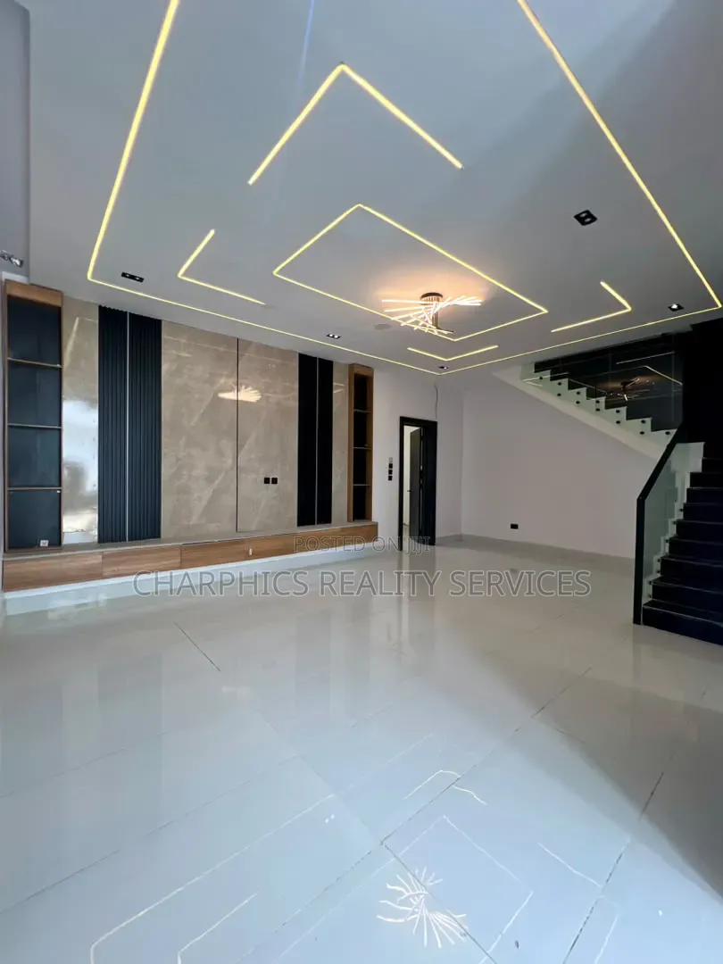 4bdrm Duplex in Off Lekki-Epe Expressway for sale in Off Lekki-Epe Expressway