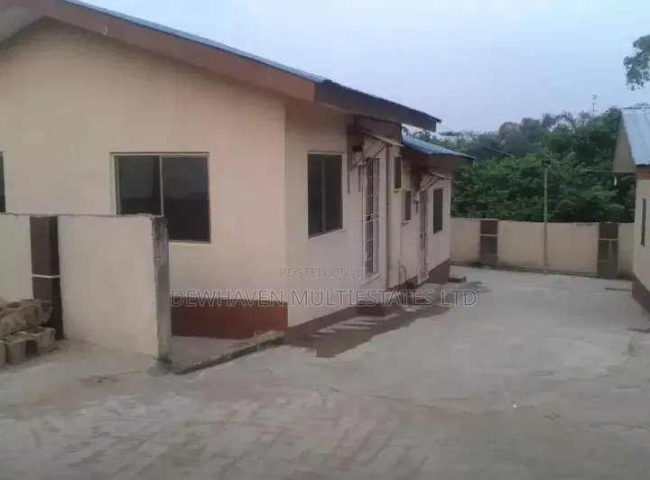 3bdrm Bungalow in Obafemi-Owode for sale in Obafemi-Owode