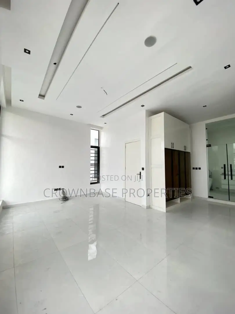 4bdrm Duplex in Sangotedo for sale in Sangotedo