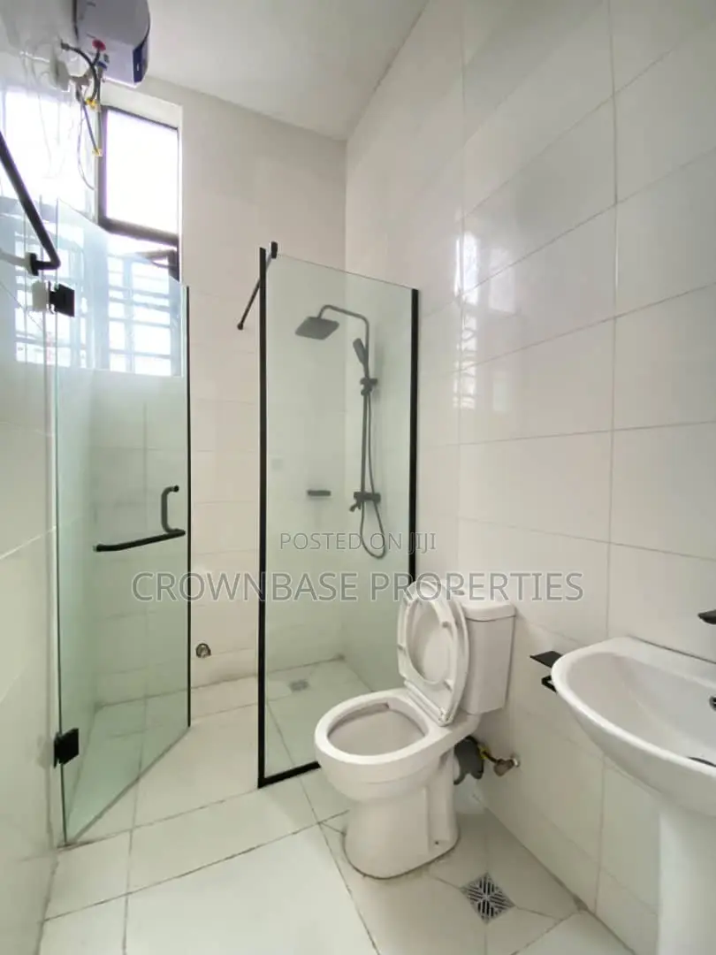 4bdrm Duplex in Sangotedo for sale in Sangotedo