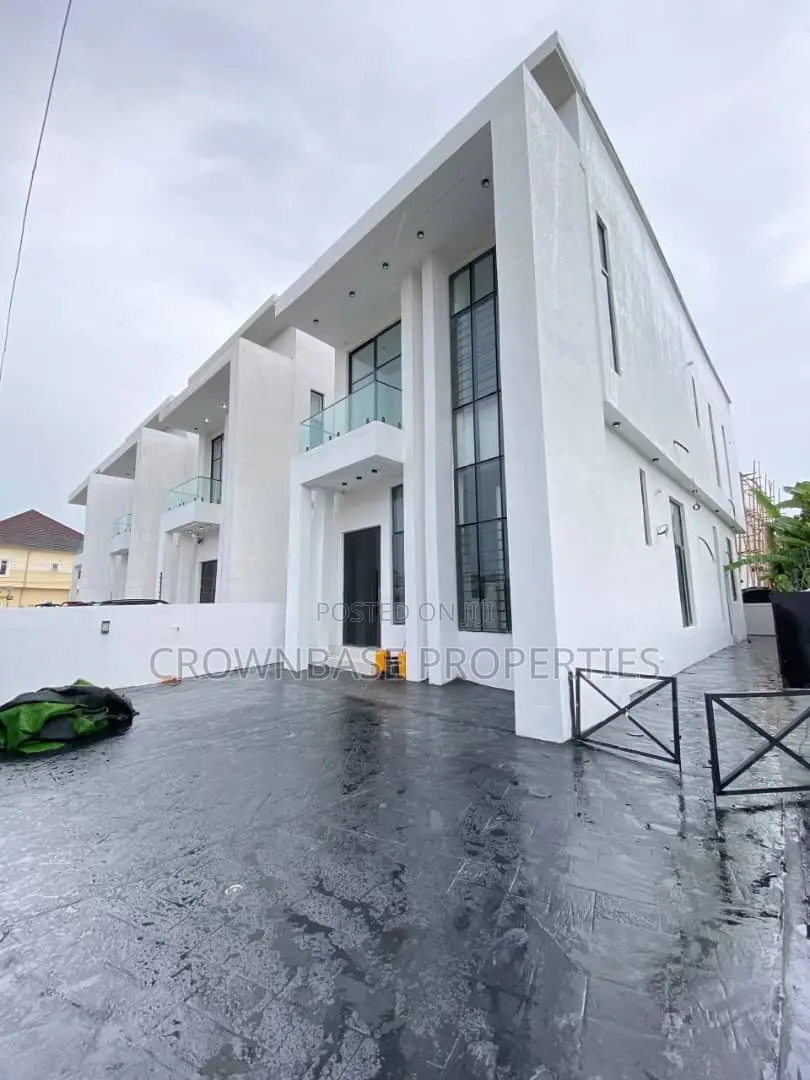 4bdrm Duplex in Sangotedo for sale in Sangotedo