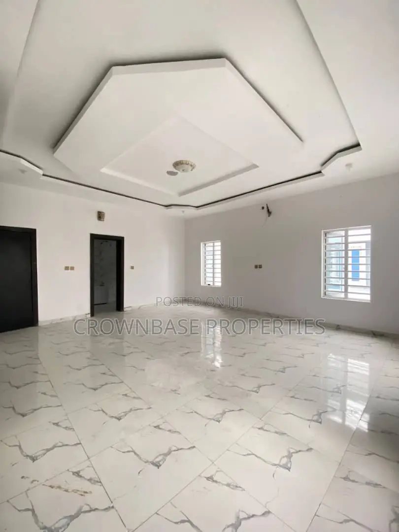 5bdrm Duplex in Sangotedo for sale in Sangotedo