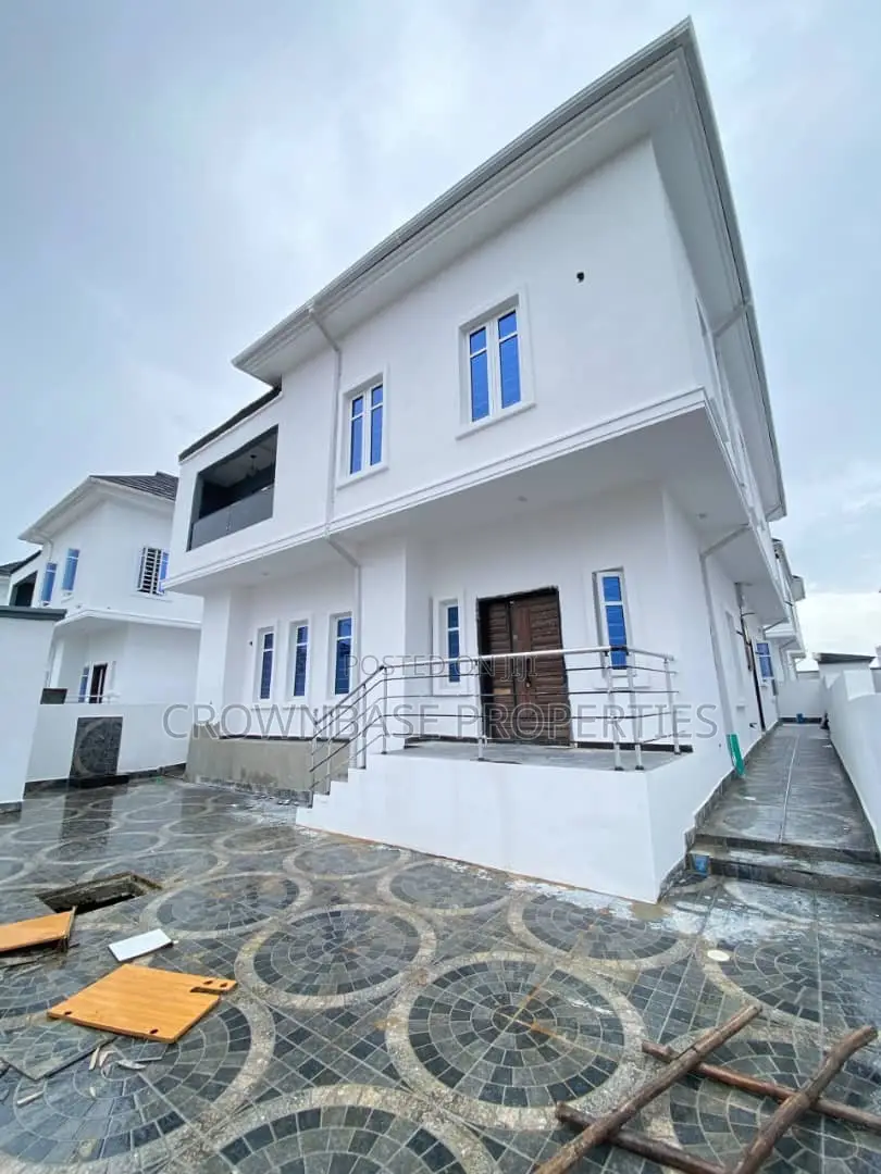 5bdrm Duplex in Sangotedo for sale in Sangotedo