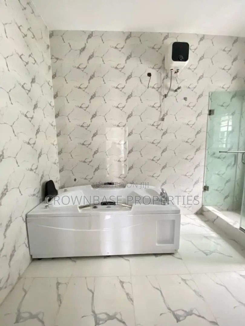 5bdrm Duplex in Sangotedo for sale in Sangotedo