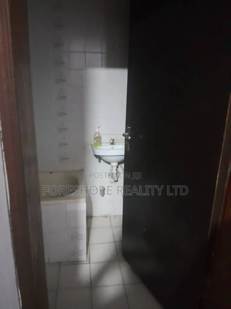 Fully Serviced 2 Rooms Office Space at Muri Okunola, Victoria Island in Akin Adesola