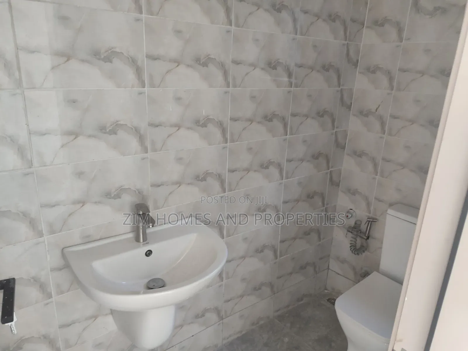 1bdrm Block of Flats in Zim Homes And, Wuse 2 for Rent in Wuse 2