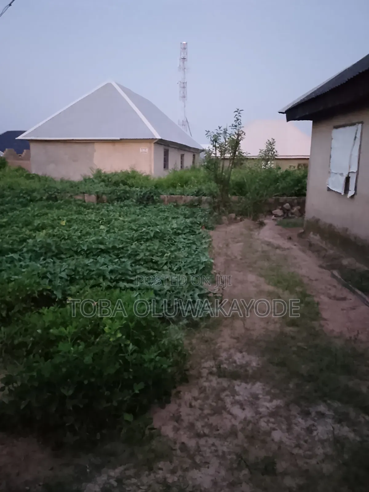 50x40ft Land Available for Sale!  in Kiami