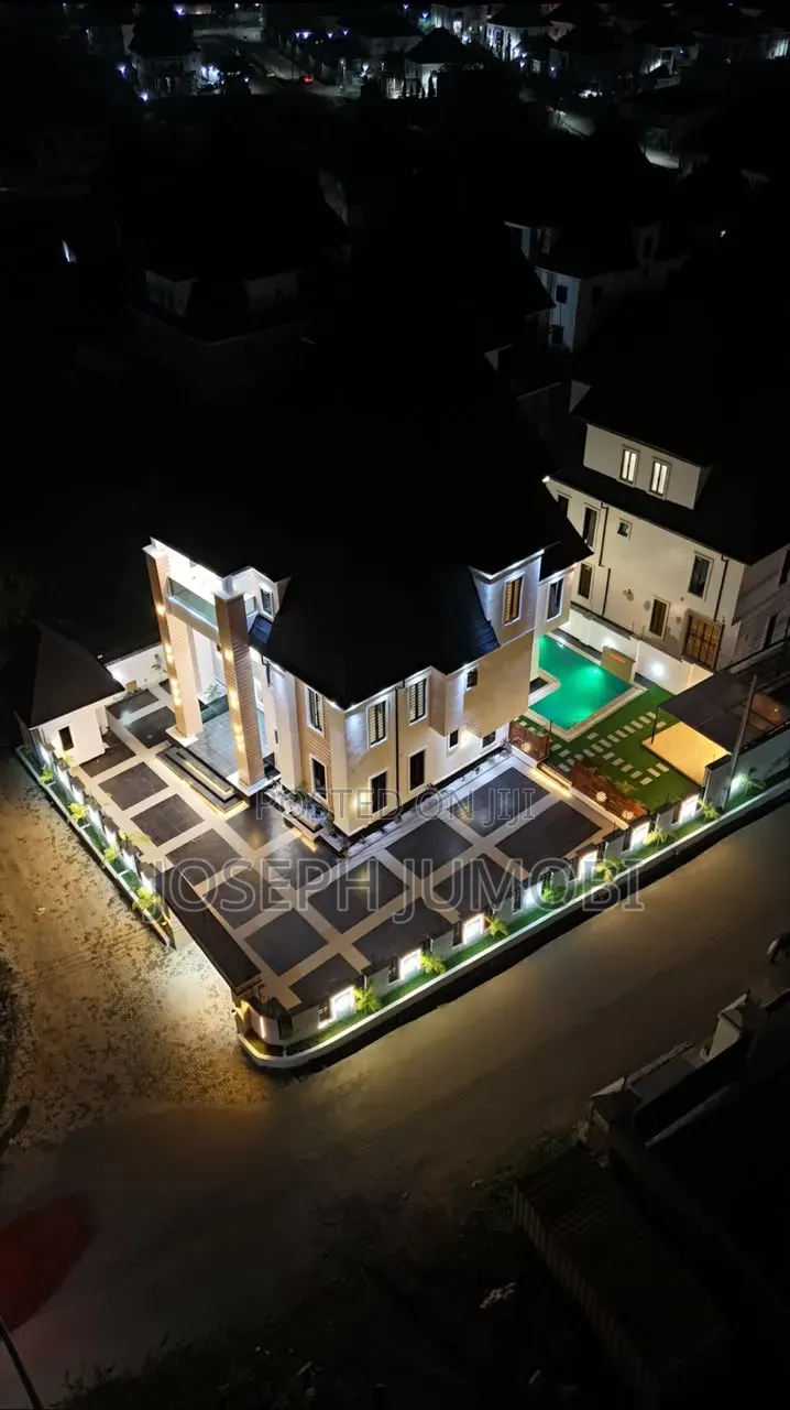 6bdrm Duplex in Petrus Homes, Dakwo District for sale in Dakwo District