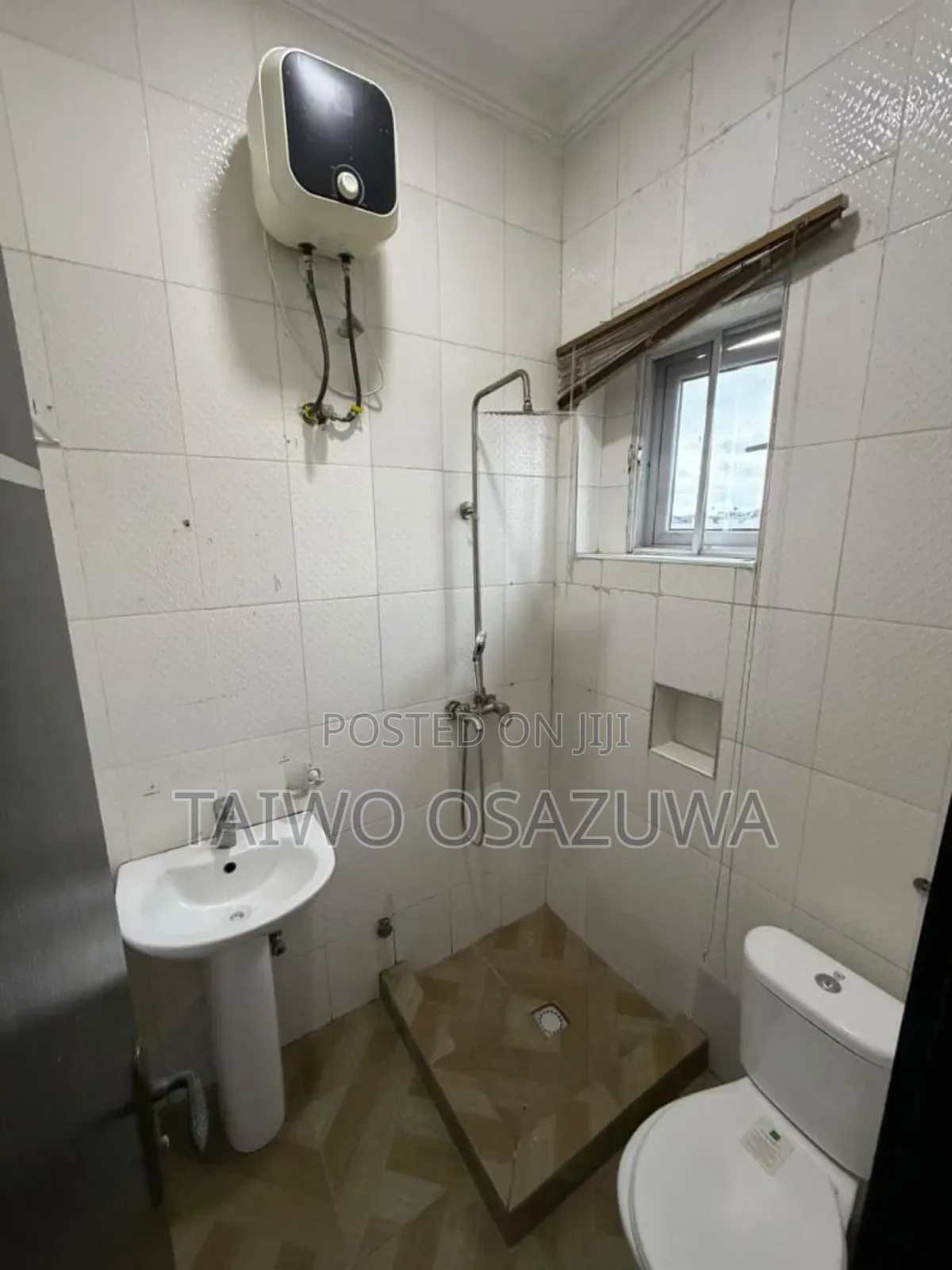 Mini Flat in New Road By Chevron for rent in Chevron
