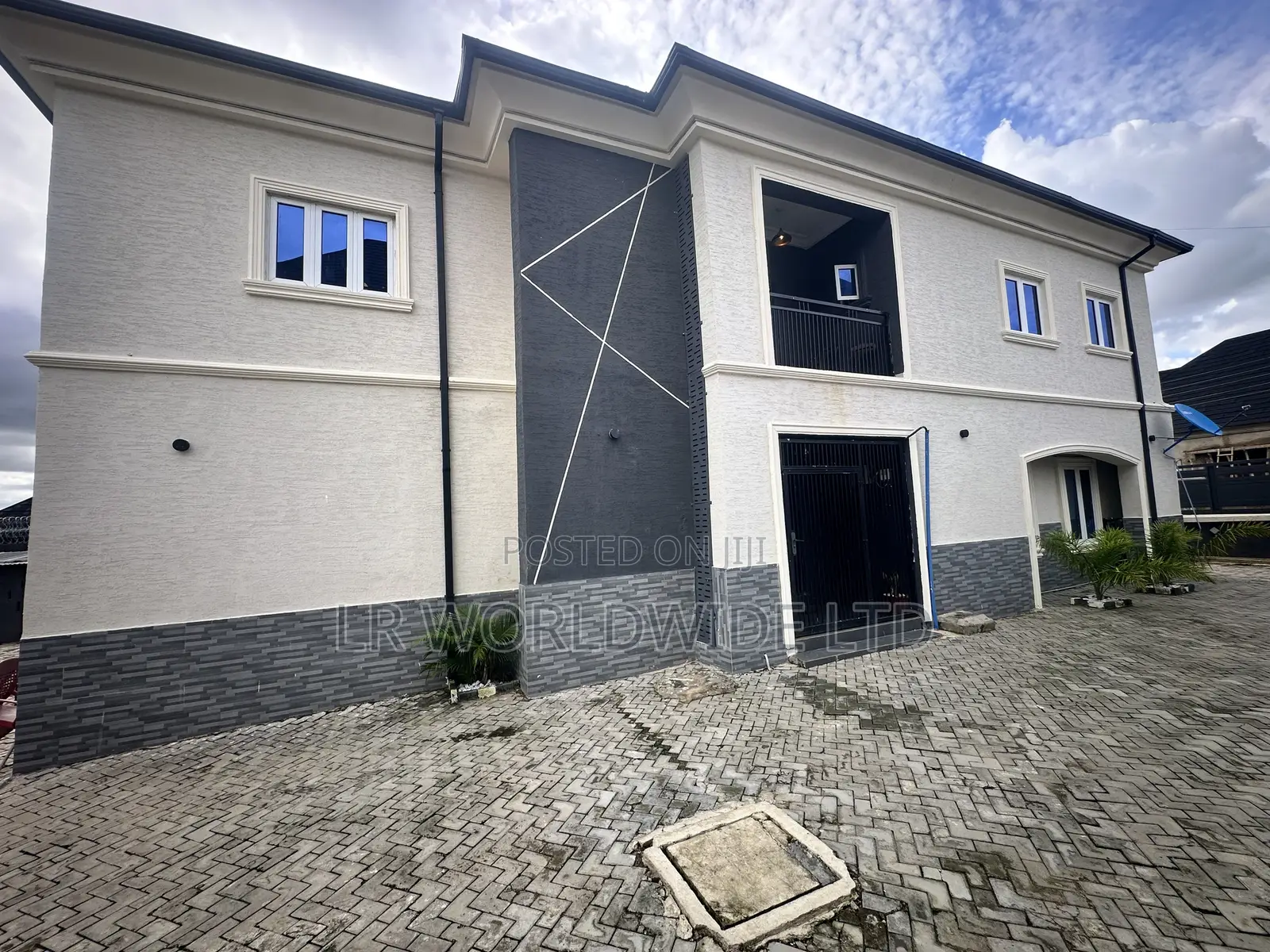 Furnished 5bdrm Duplex in Lugbe District for sale in Lugbe District