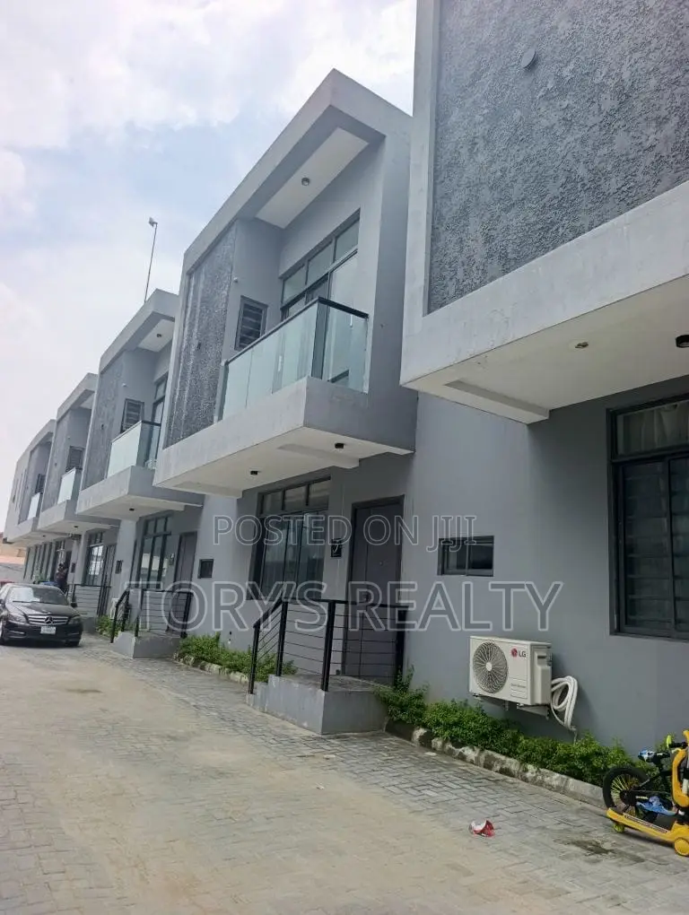 4bdrm Townhouse / Terrace in Lekki Phase 2 for rent in Lekki Phase 2