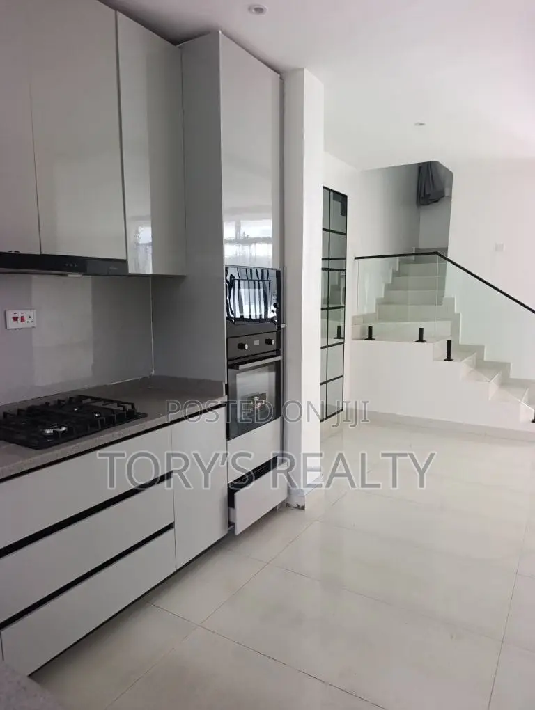 4bdrm Townhouse / Terrace in Lekki Phase 2 for rent in Lekki Phase 2