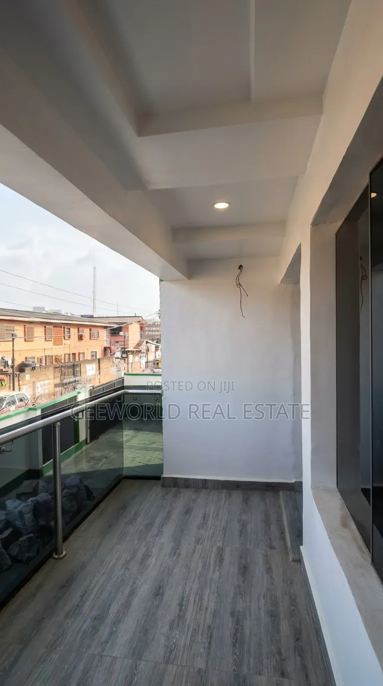 3bdrm Apartment in Abayomi Iwo Road for rent in Iwo Road