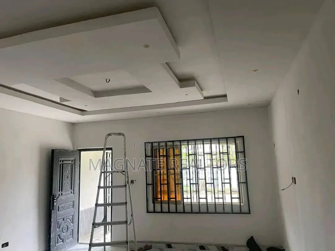 3bdrm House in 25Th Anniversary, Uyo for sale in Uyo
