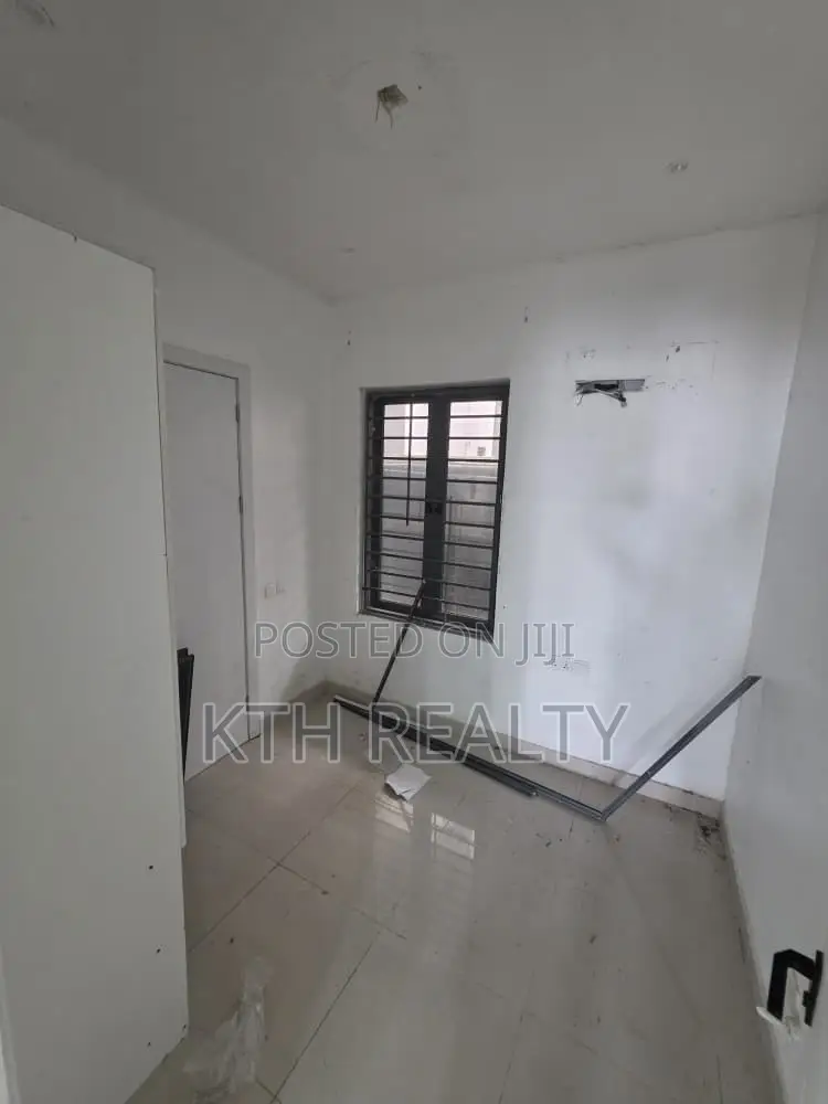 4bdrm Duplex in Ologolo for rent in Ologolo